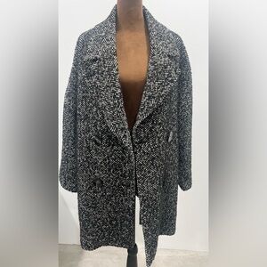 Zara Black and White Herringbone Oversized Coat M/L